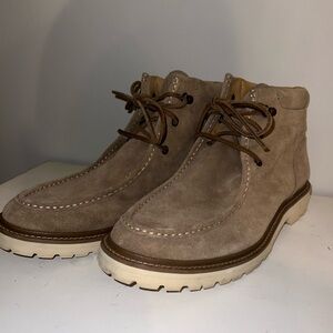 Sperry Men's Chukka Boots in Tan Suede
